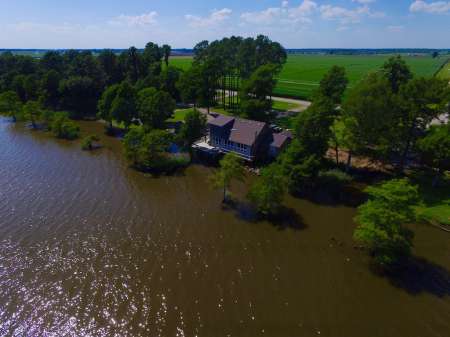 Lodging for Duck Waterfowl Hunting Lake Mattamuskeet Hyde County NC Pamlico Sound. Third generation, local duck goose swan hunting guide.